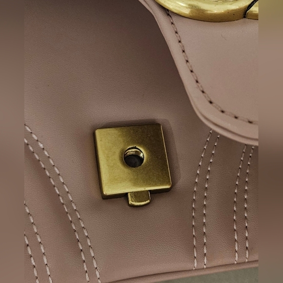 🌟New Large Blush Pink Quilted Handbag with Gold Accents🌟 - Picture 6 of 12